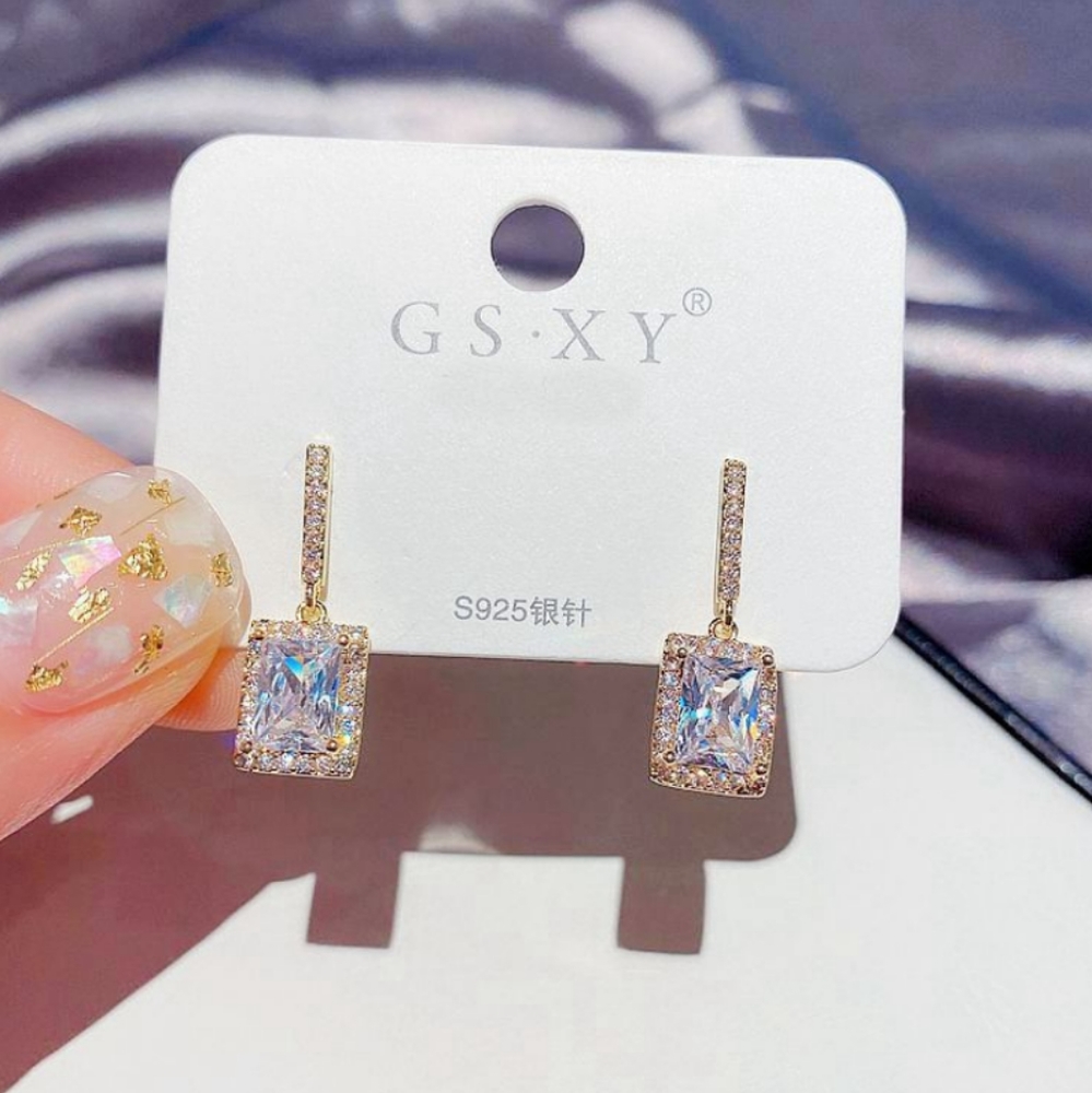 NEW YELLOW GOLD PLATED RADIANT DIAMOND EARRINGS - Picture 4 of 5